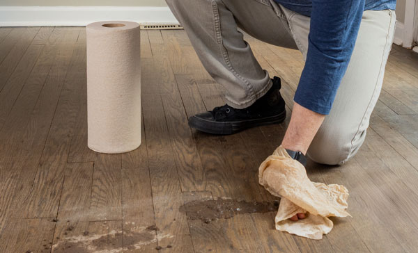 cleaning floors with bravo towels
